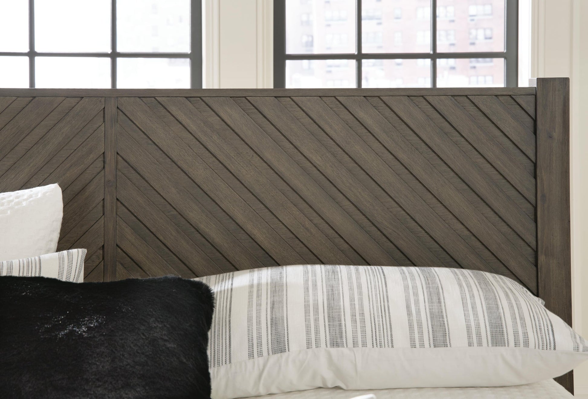 Arkenton  Panel Bed Ashley®