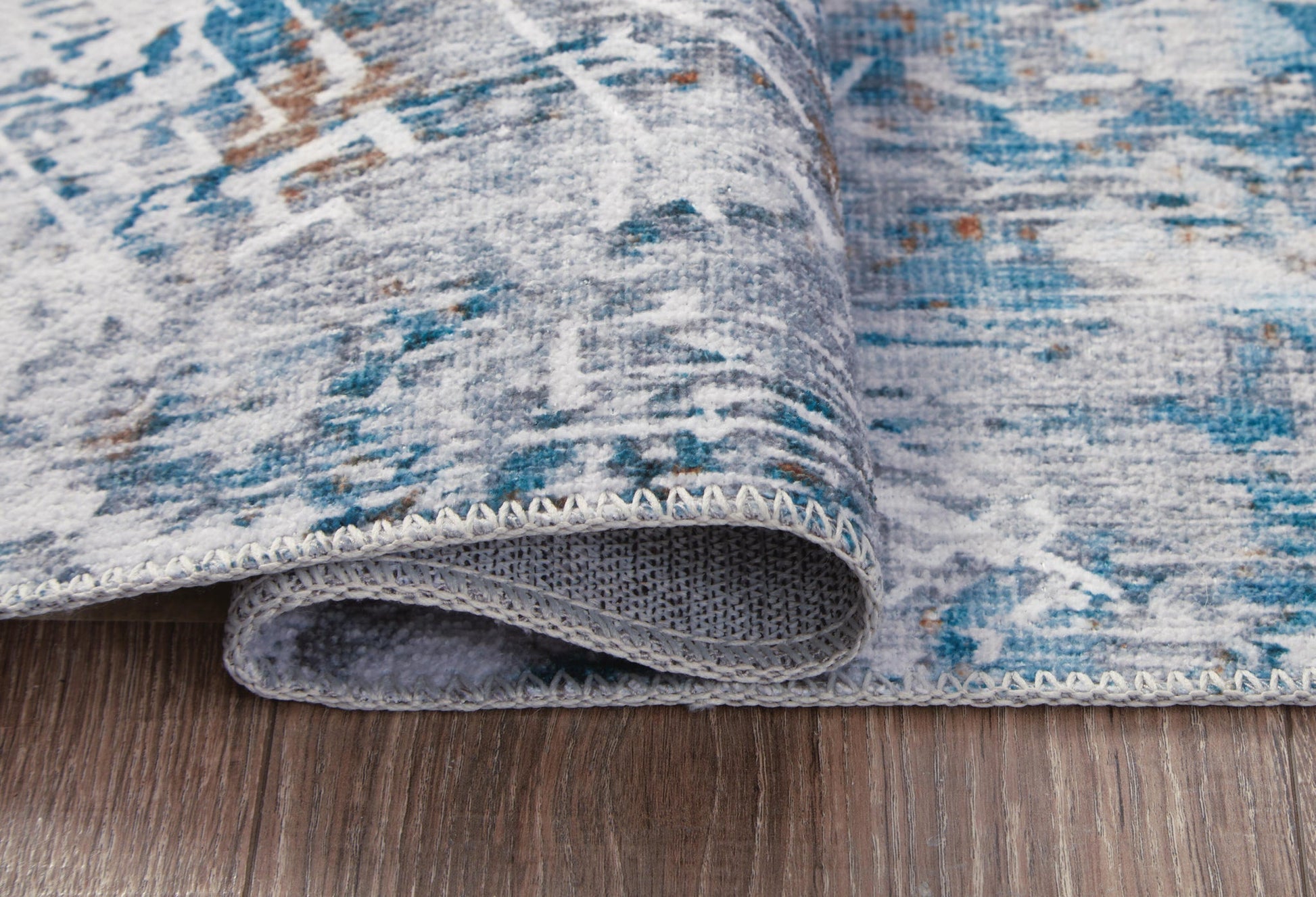 Garyard Washable Medium Rug Signature Design by Ashley®