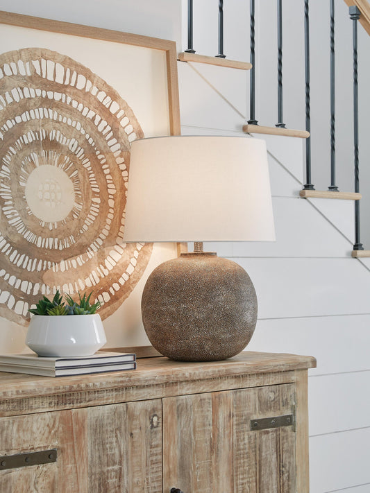 Neavesboro Metal Table Lamp (1/CN) Signature Design by Ashley®