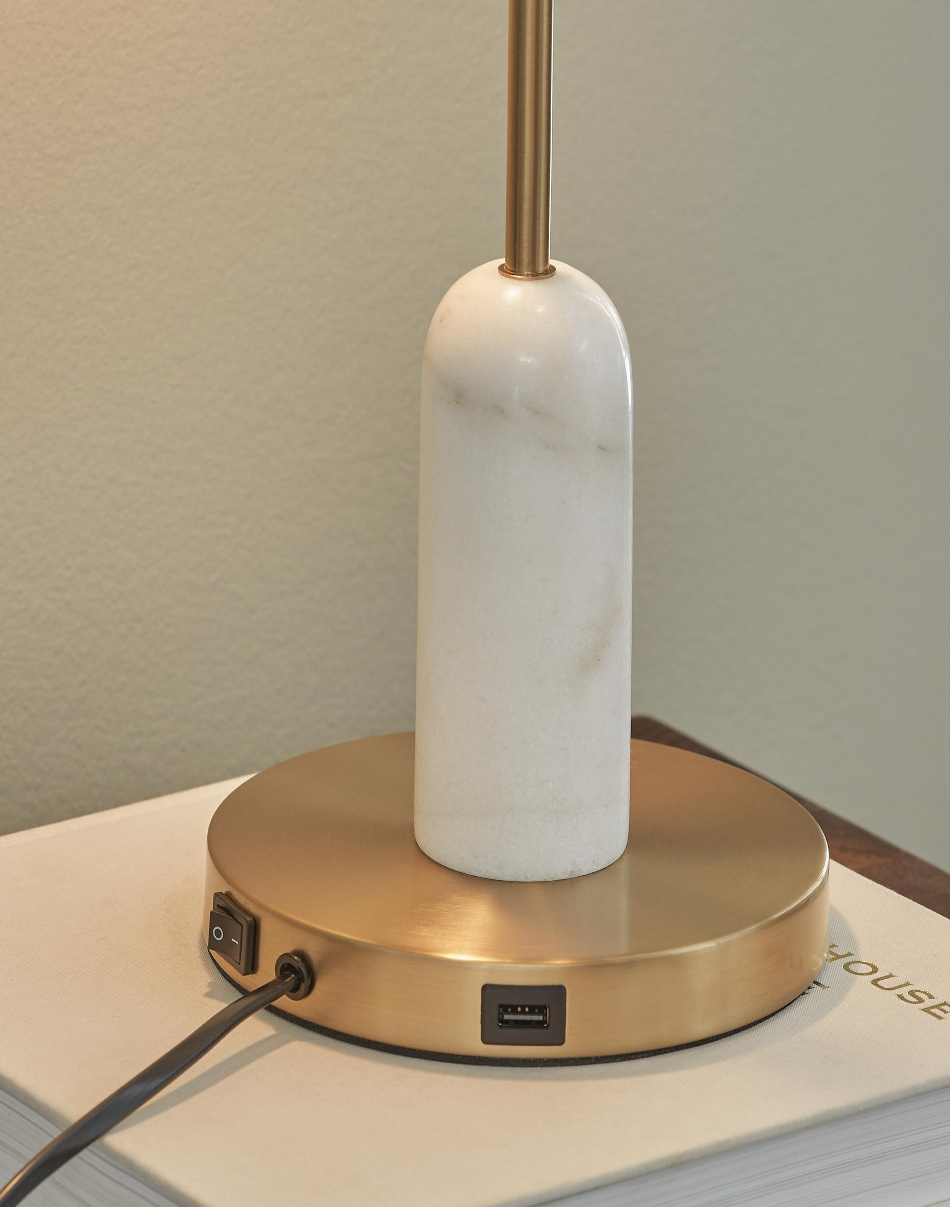 Rowleigh Marble Desk Lamp (1/CN) Signature Design by Ashley®