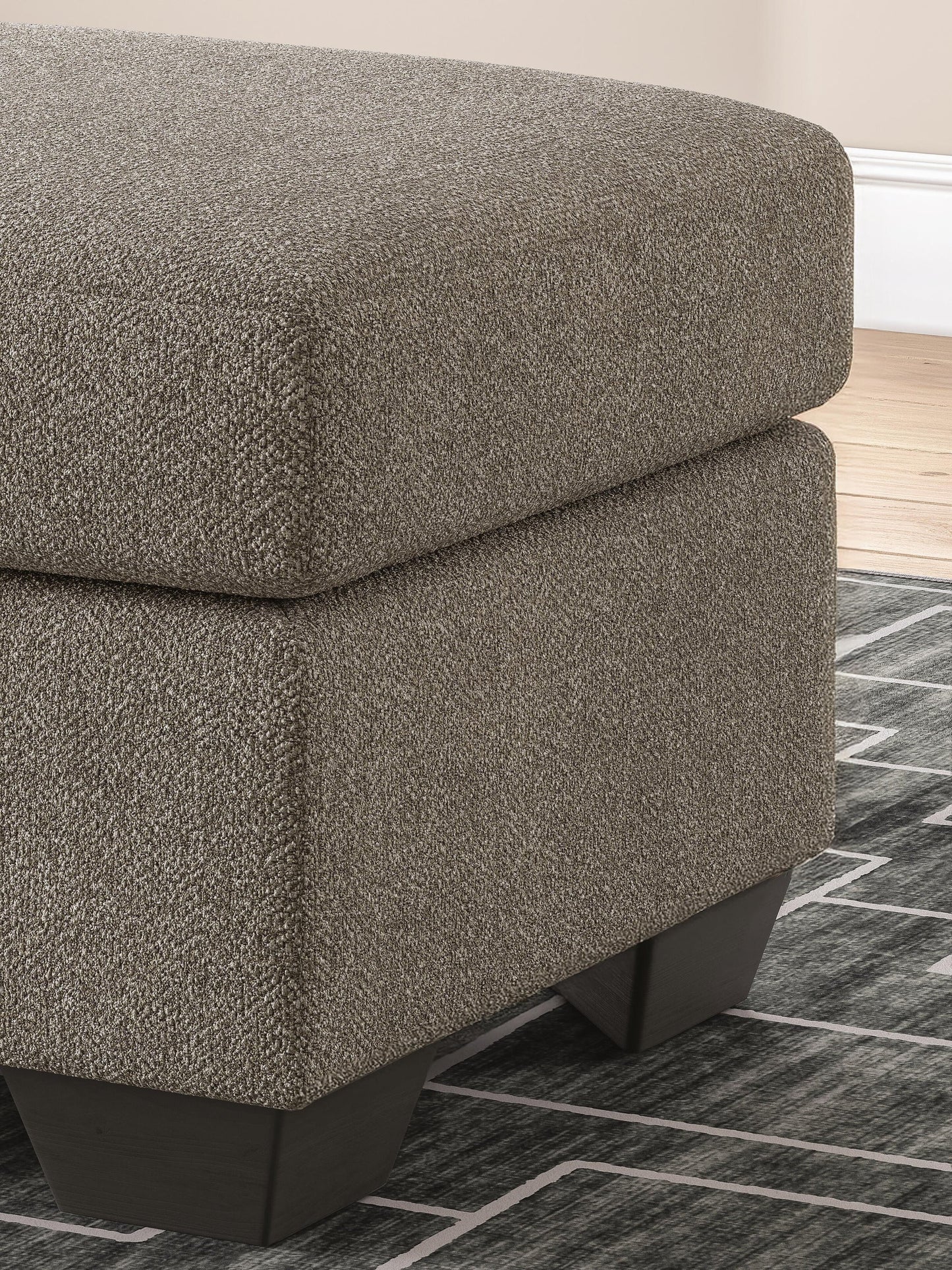 Triston-Peaks Ottoman Benchcraft®