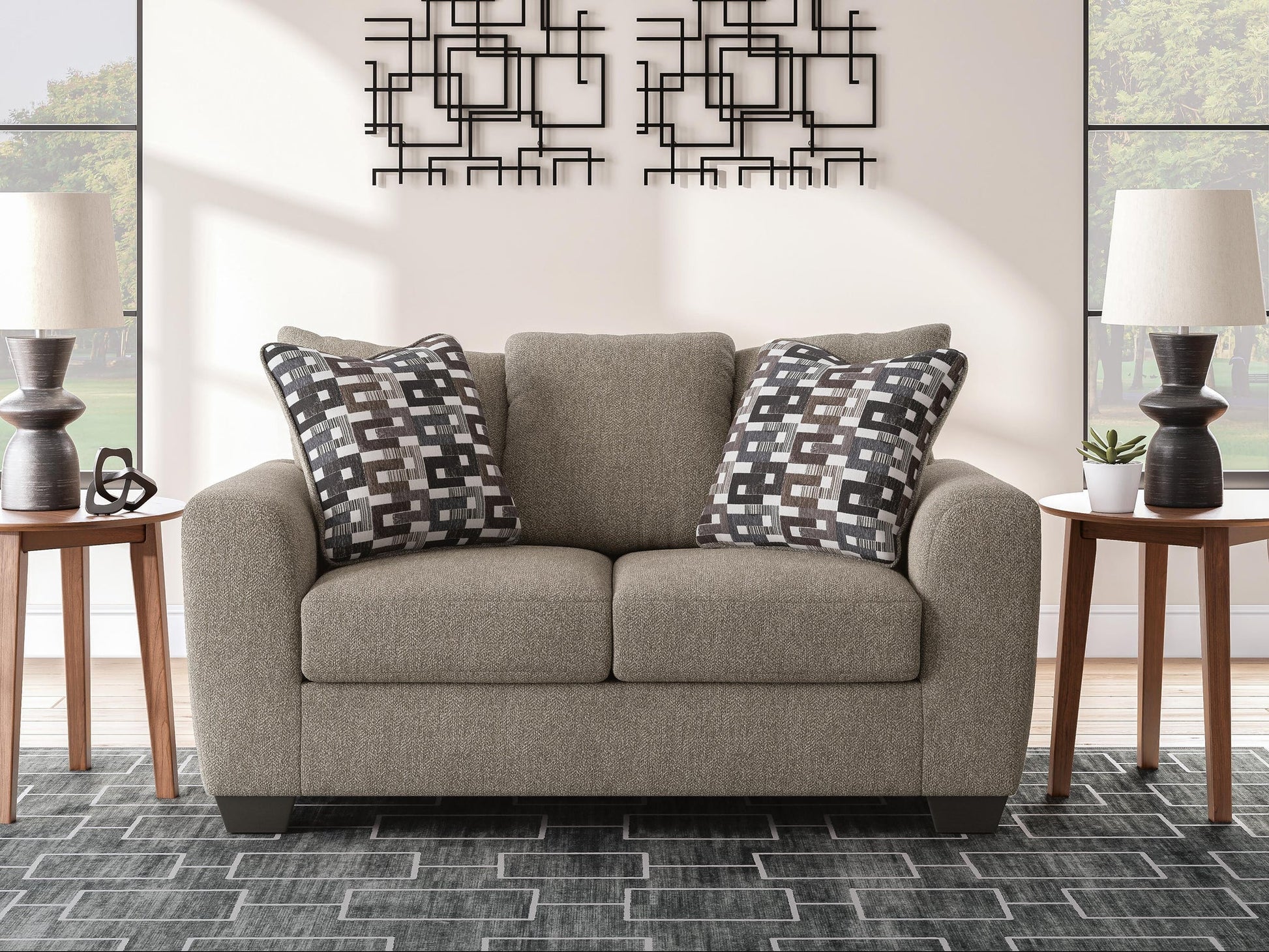 Triston-Peaks Loveseat Benchcraft®