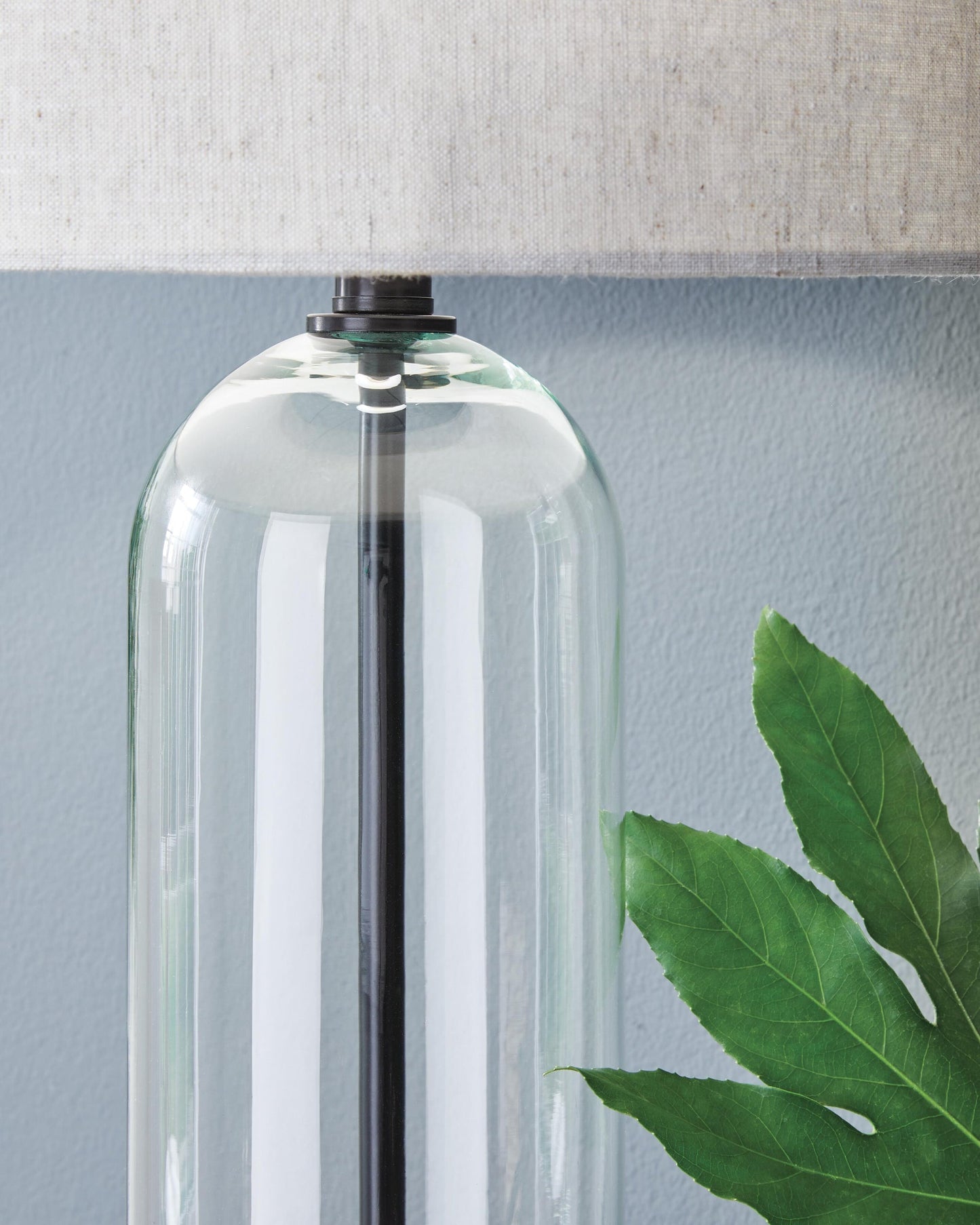 Kerrbrook Glass Table Lamp (1/CN) Signature Design by Ashley®