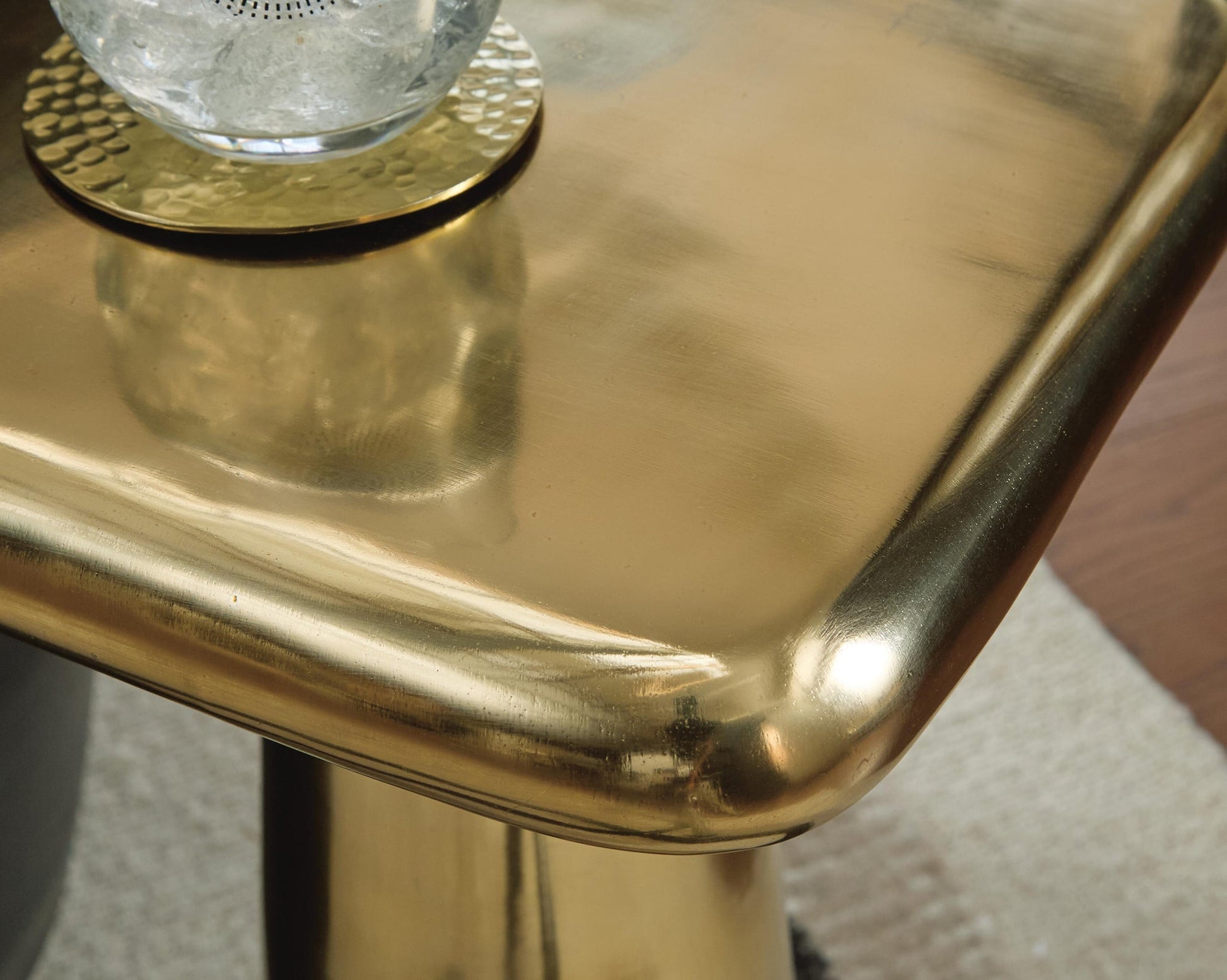 Dallenburg Accent Table Signature Design by Ashley®