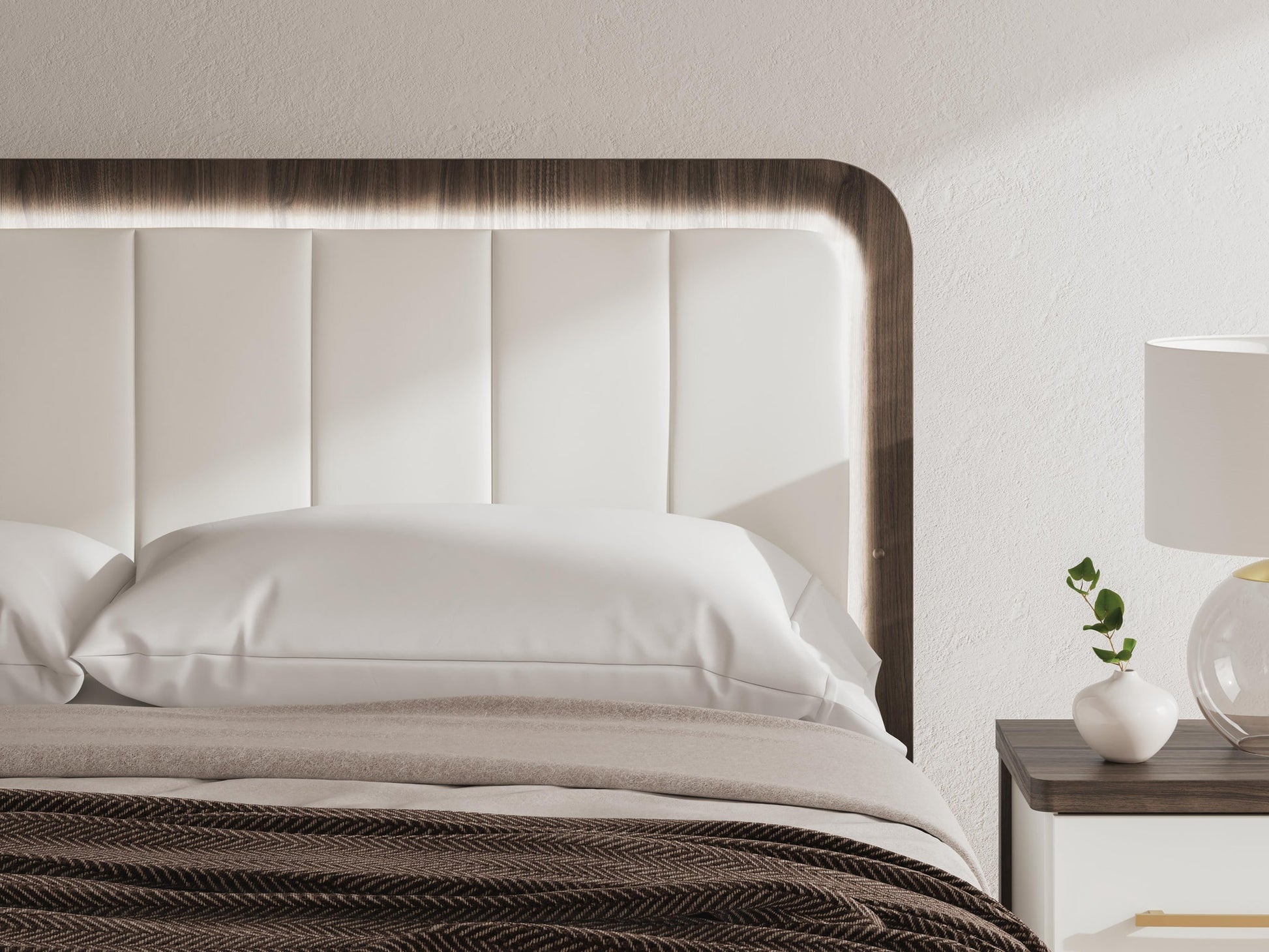 Kendanport  Upholstered Bed Signature Design by Ashley®