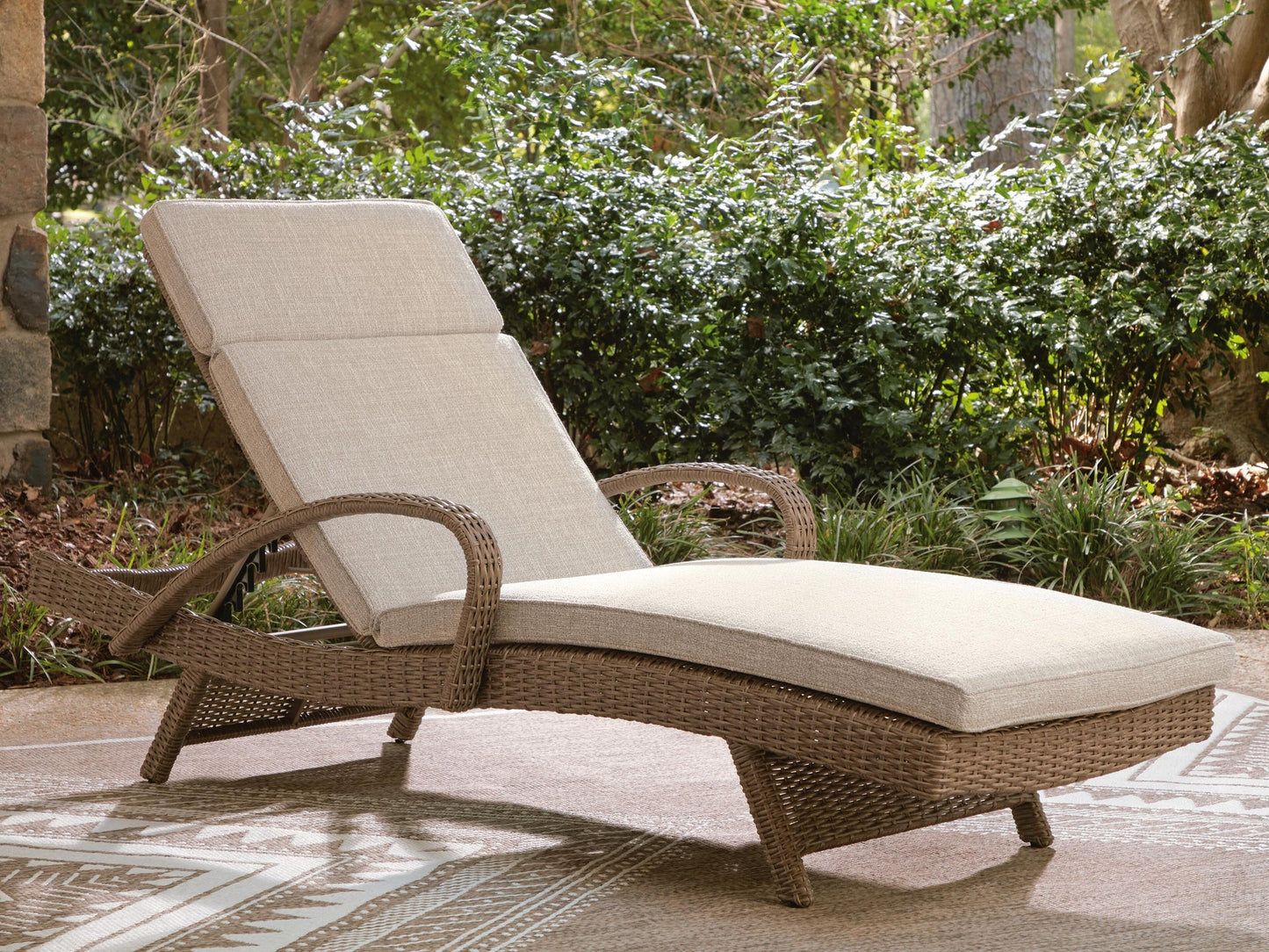 Laguna Heights Chaise Lounge with Cushion Signature Design by Ashley®
