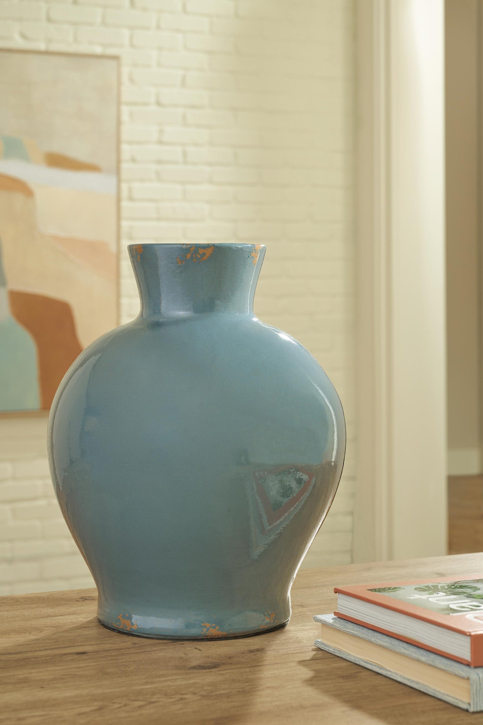 Giliburgh Vase Signature Design by Ashley®