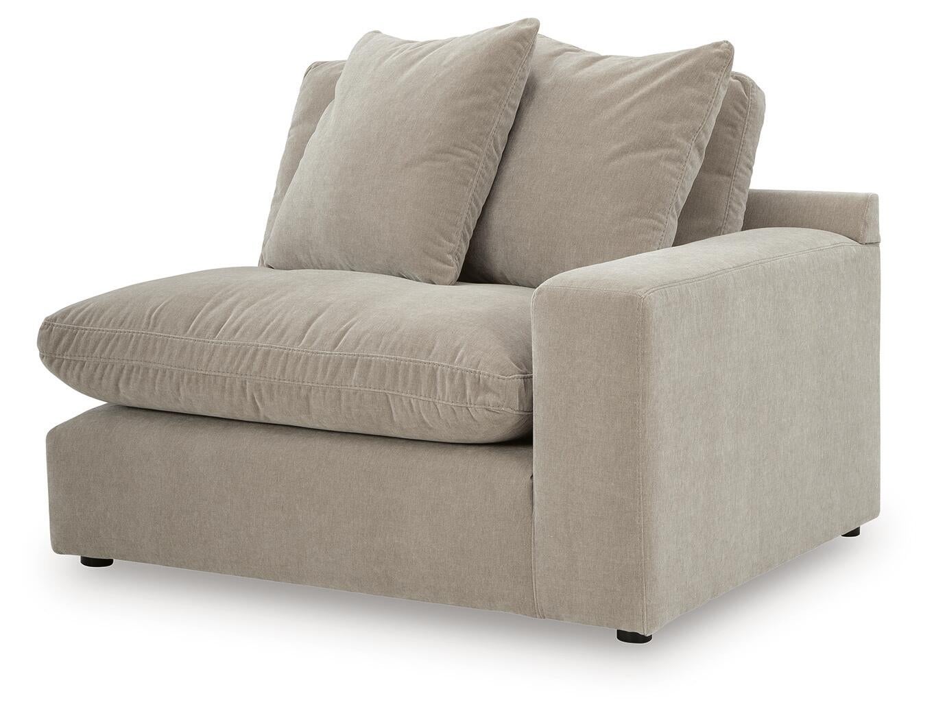 Maxton Heights 8-Piece Sectional Benchcraft®