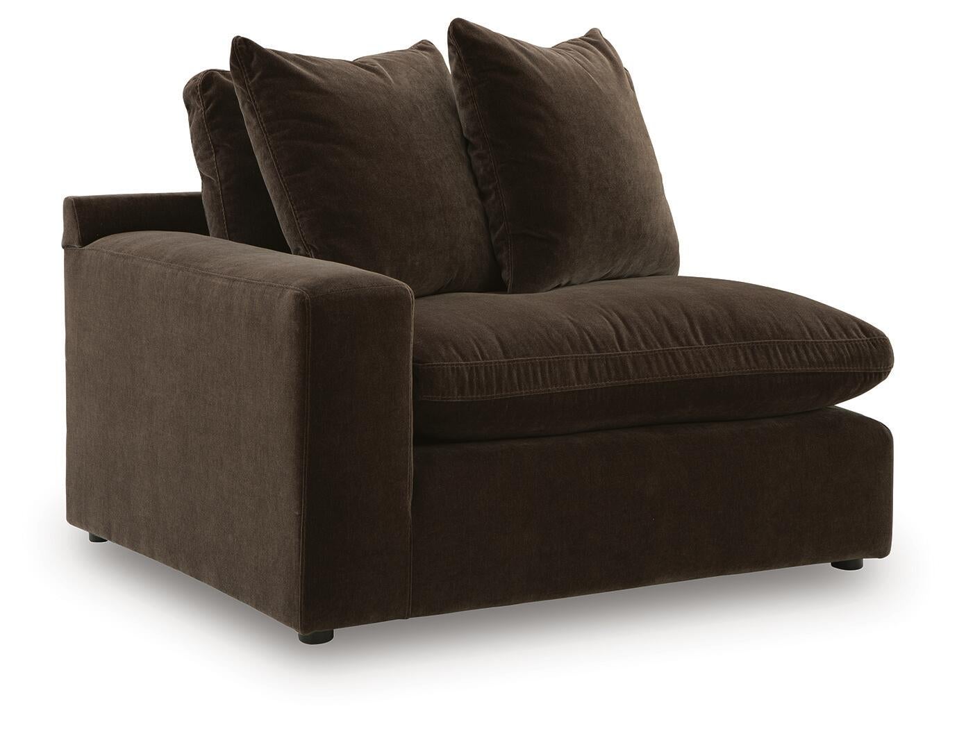 Maxton Heights 2-Piece Sectional Sofa Benchcraft®