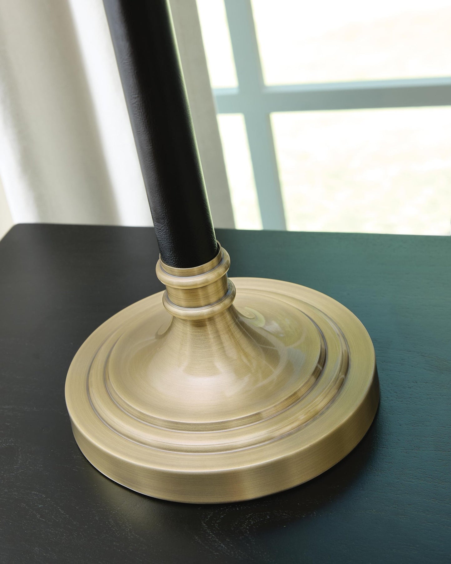 Clairwell Metal Desk Lamp (1/CN) Signature Design by Ashley®