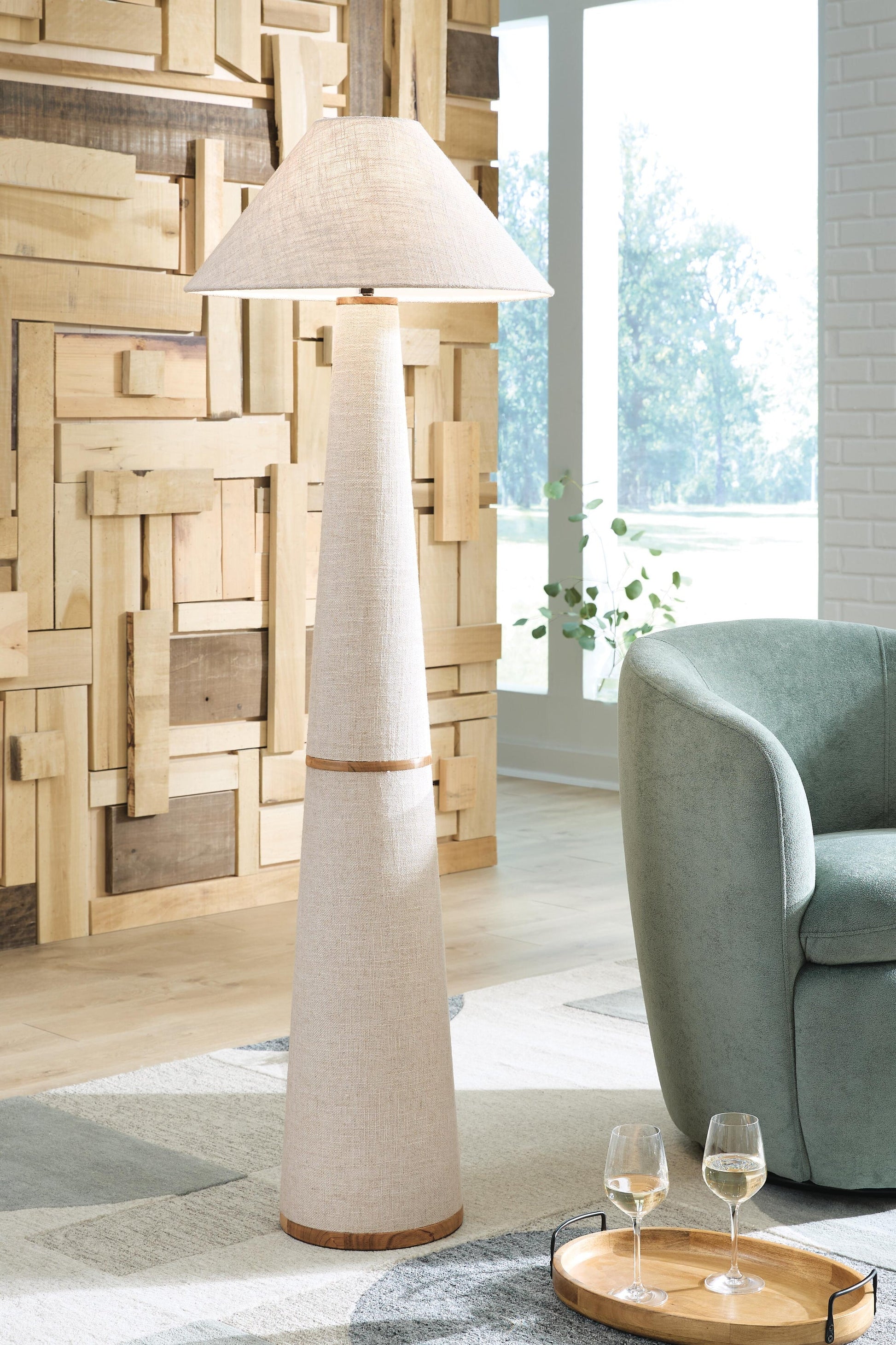 Dellridge Metal Floor Lamp (1/CN) Signature Design by Ashley®