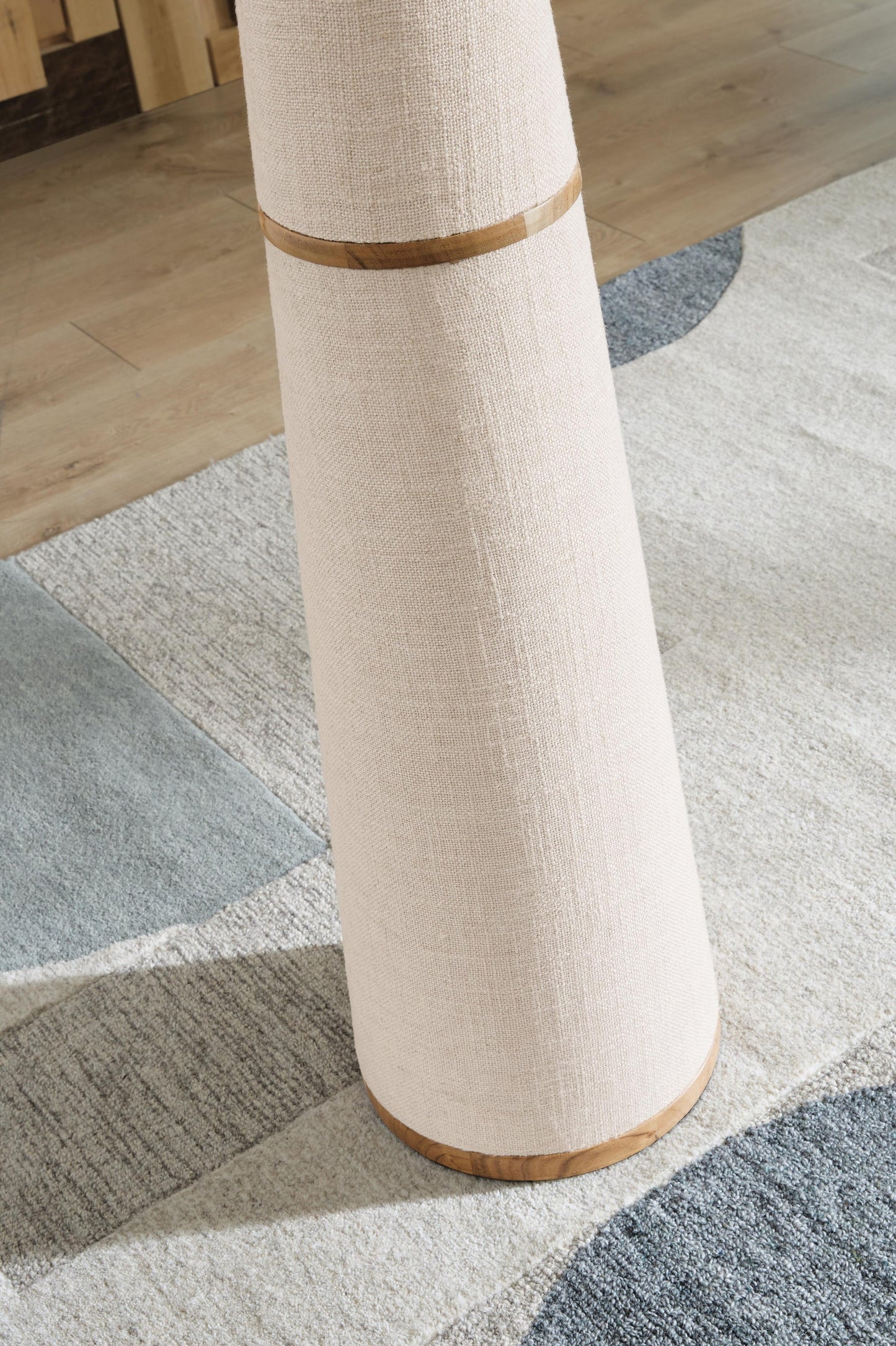 Dellridge Metal Floor Lamp (1/CN) Signature Design by Ashley®