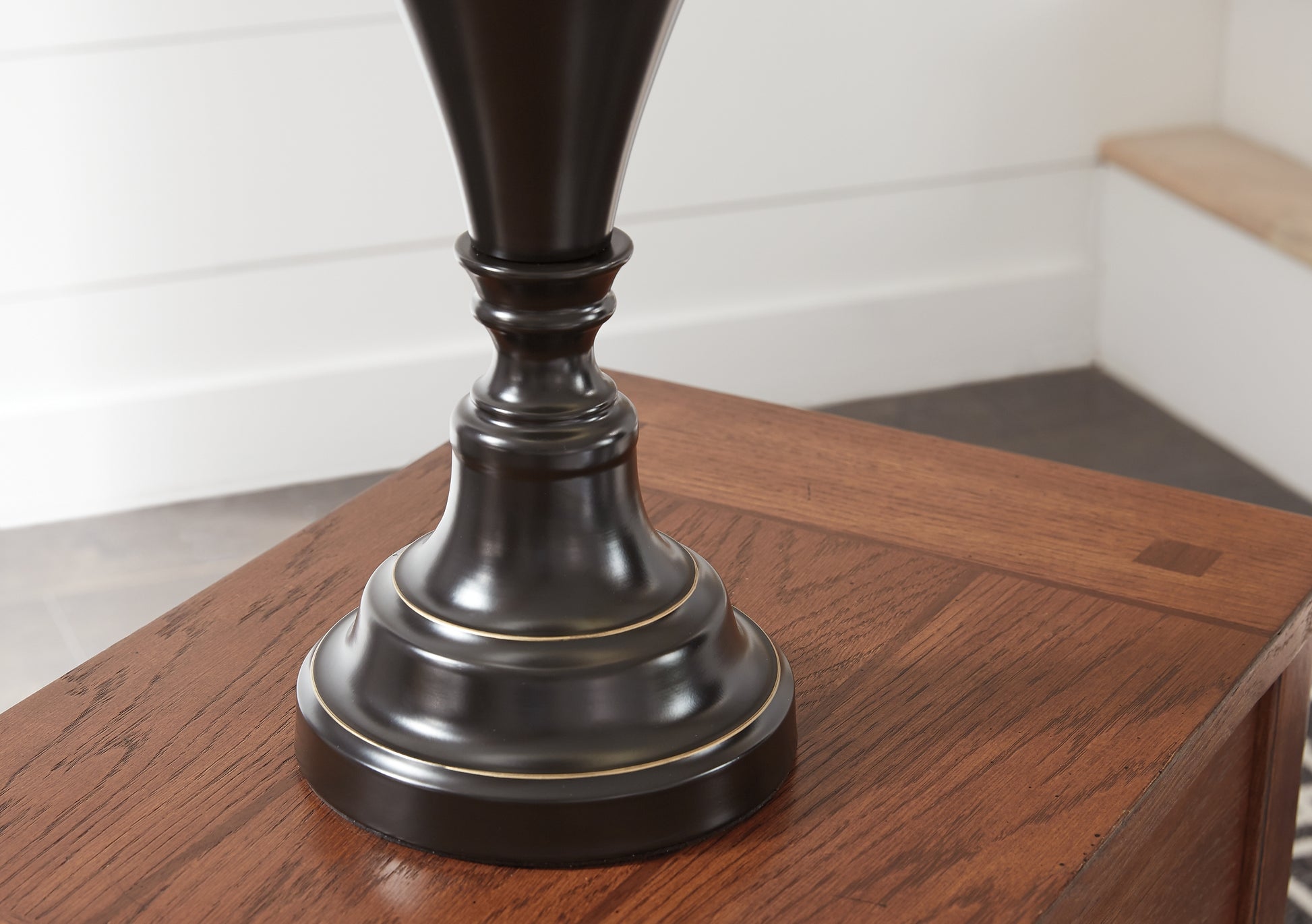 Darlita Metal Table Lamp (2/CN) Signature Design by Ashley®