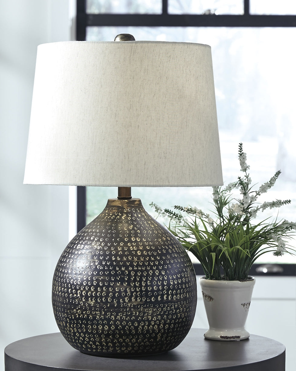 Maire Metal Table Lamp (1/CN) Signature Design by Ashley®