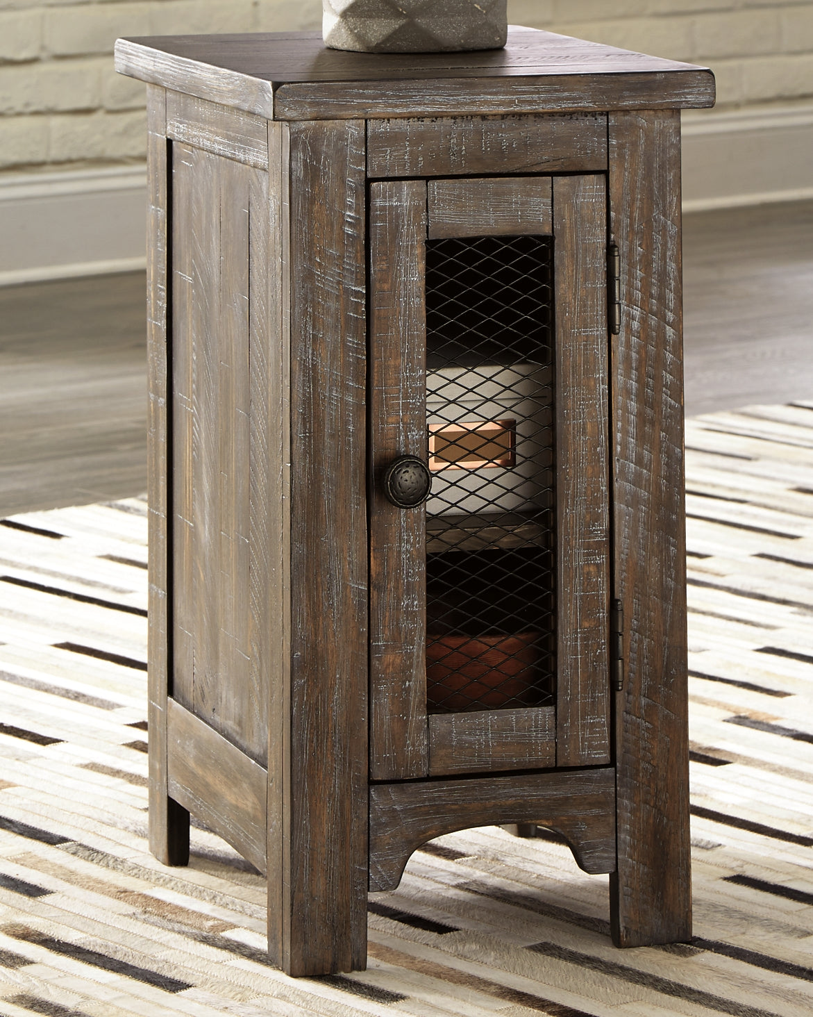 Danell Ridge Chair Side End Table Signature Design by Ashley®