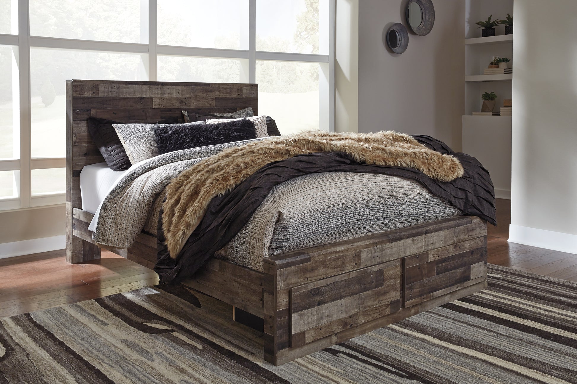 Derekson Queen Panel Bed with 2 Storage Drawers Benchcraft®