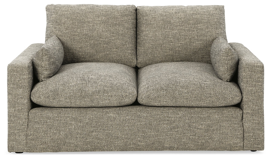 Dramatic Loveseat Benchcraft®