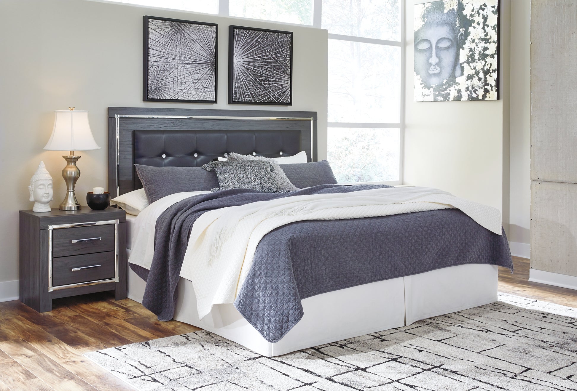 Lodanna Queen Panel Bed Signature Design by Ashley®