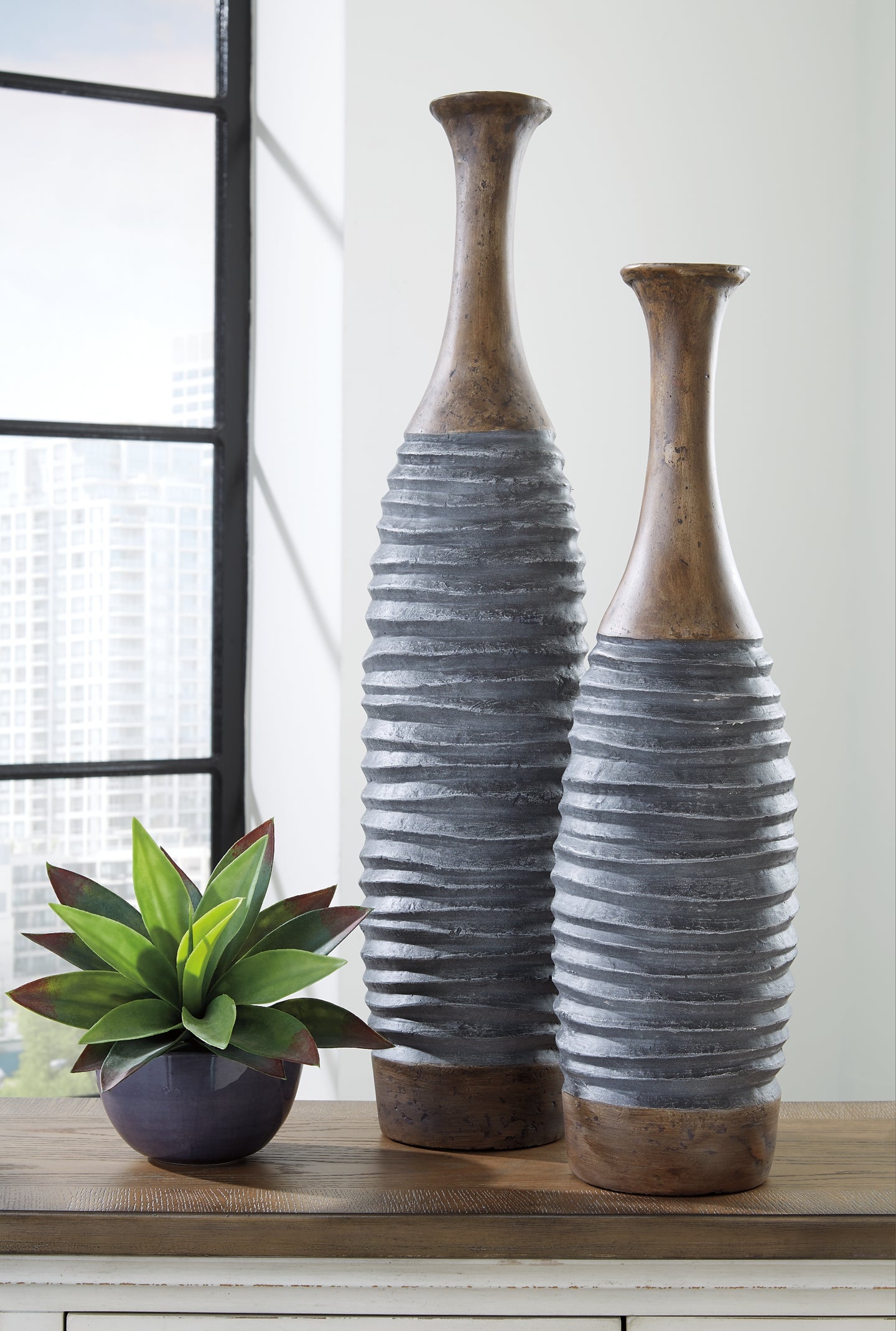 Blayze Vase Set (2/CN) Signature Design by Ashley®