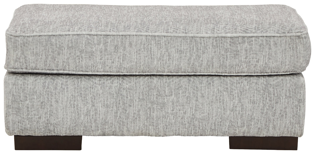 Mercado Ottoman Benchcraft®
