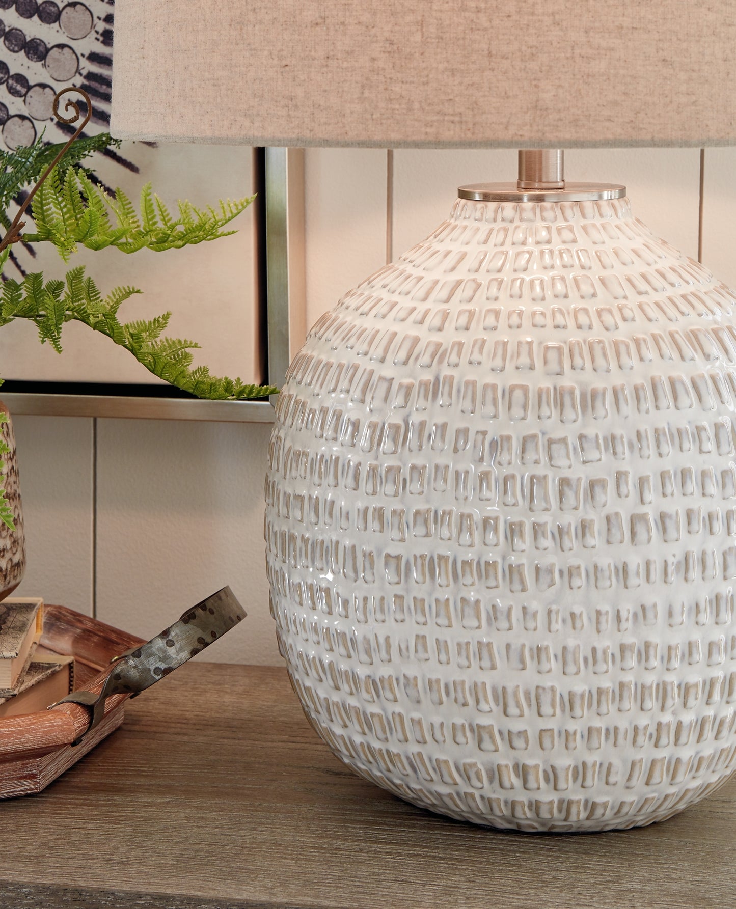 Jamon Ceramic Table Lamp (1/CN) Signature Design by Ashley®