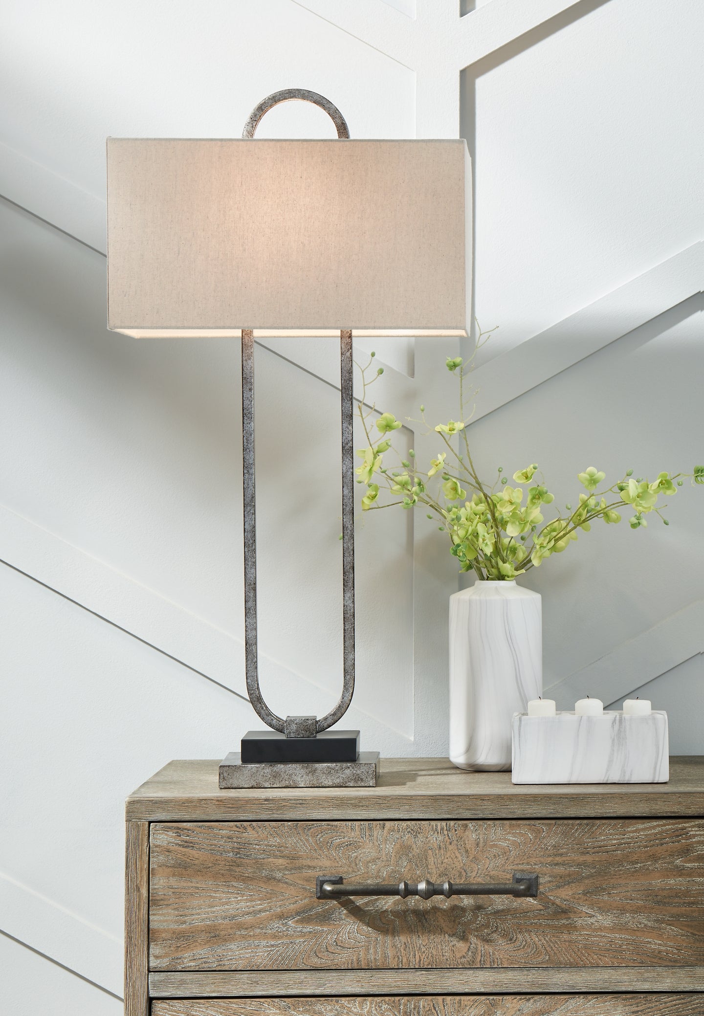 Bennish Metal Table Lamp (1/CN) Signature Design by Ashley®