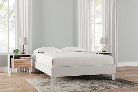 Piperton Queen Platform Bed Signature Design by Ashley®