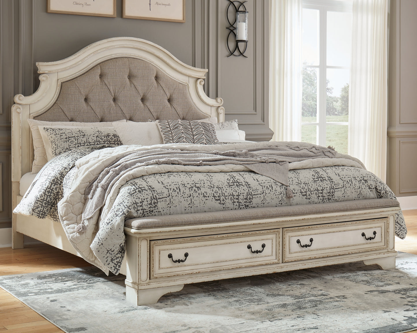 Realyn King Upholstered Bed Signature Design by Ashley®