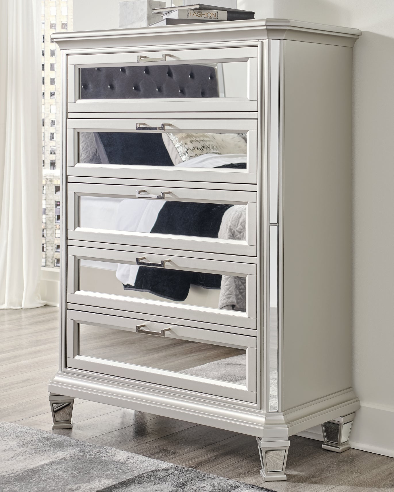 Lindenfield Five Drawer Chest Signature Design by Ashley®
