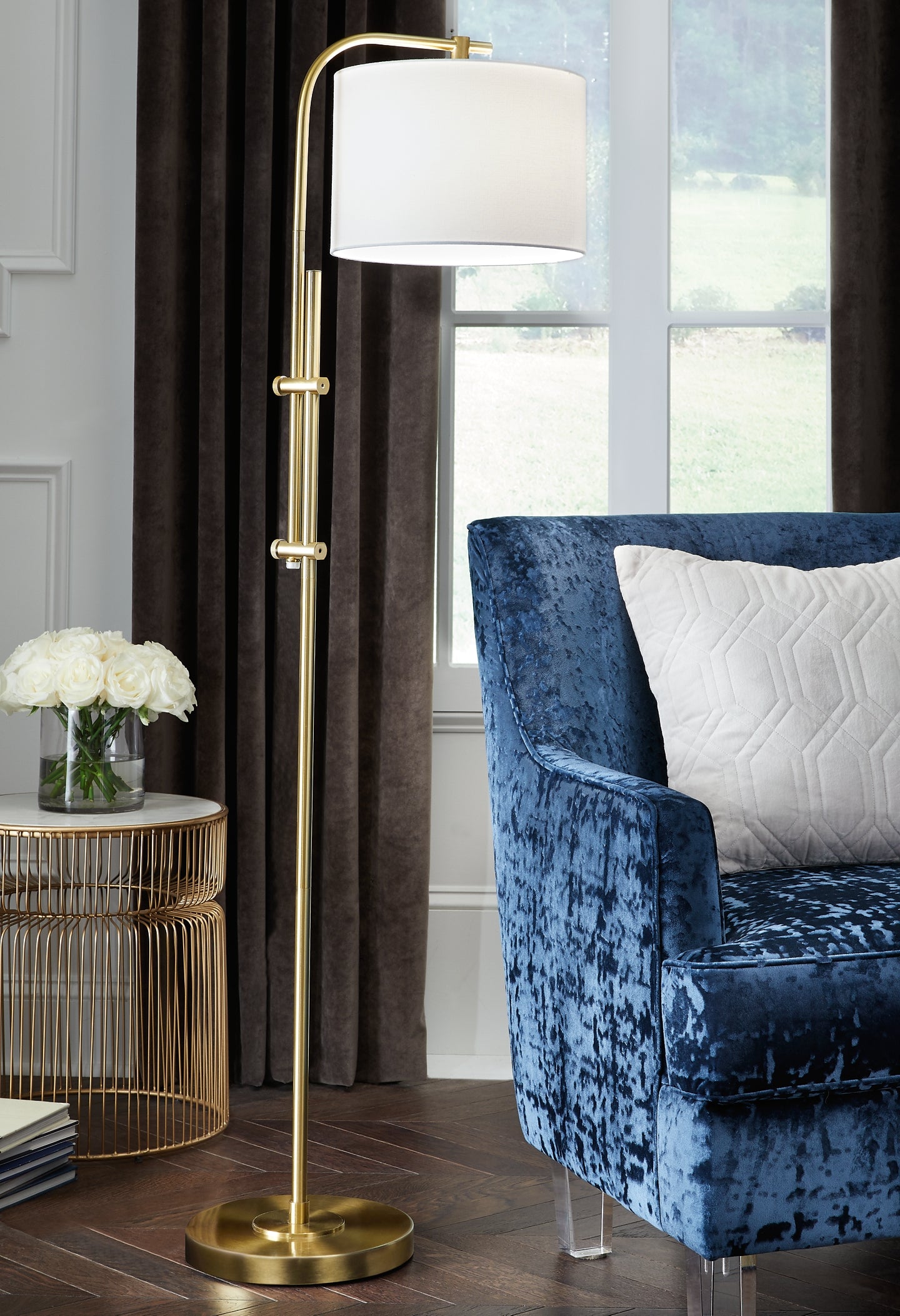 Baronvale Metal Floor Lamp (1/CN) Signature Design by Ashley®