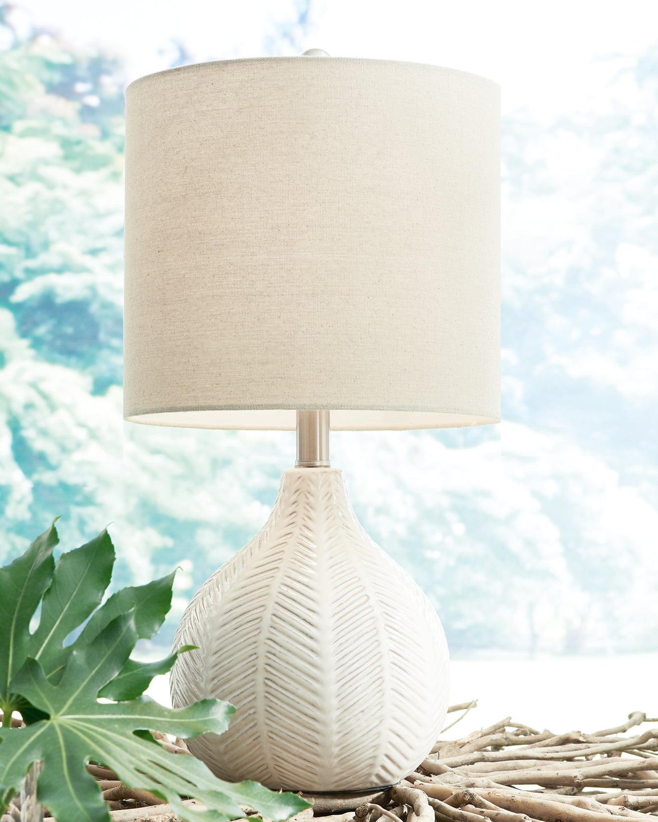 Rainermen Ceramic Table Lamp (1/CN) Signature Design by Ashley®