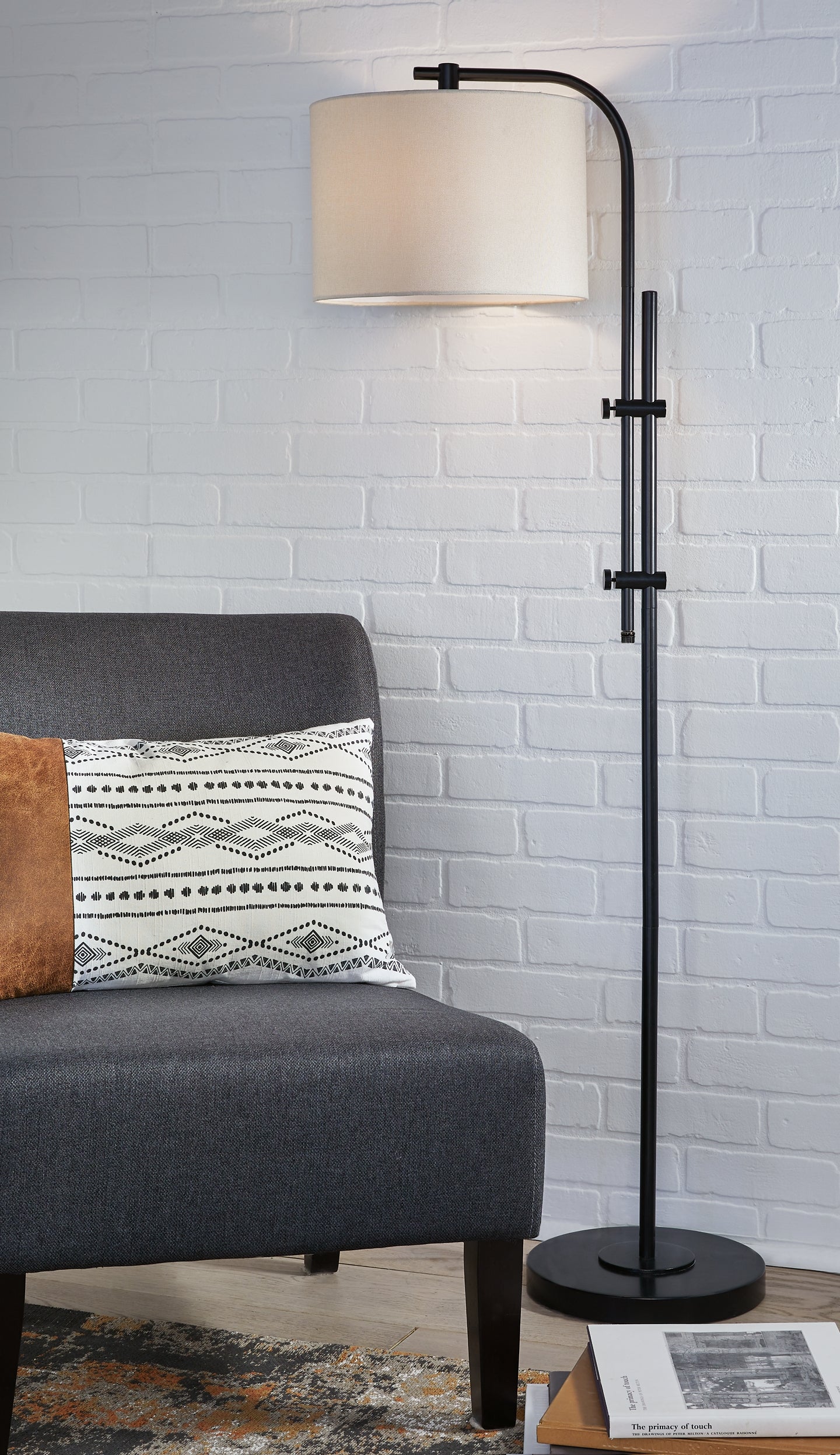 Baronvale Metal Floor Lamp (1/CN) Signature Design by Ashley®
