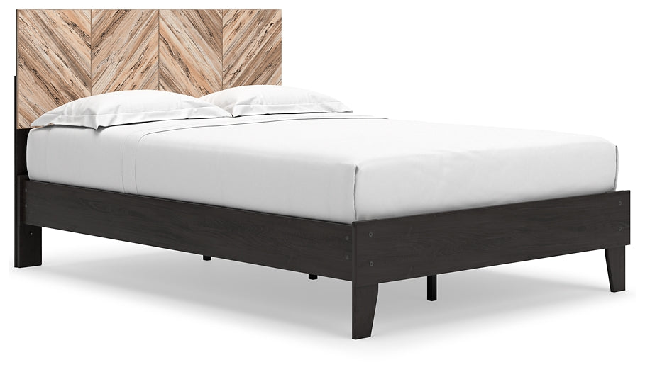 Piperton Queen Panel Platform Bed Signature Design by Ashley®