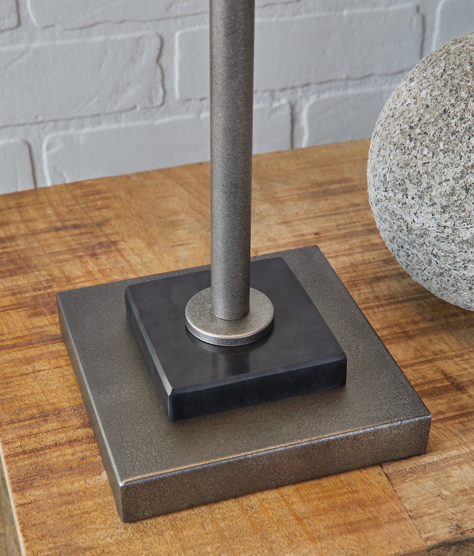 Belldunn Metal Table Lamp (1/CN) Signature Design by Ashley®