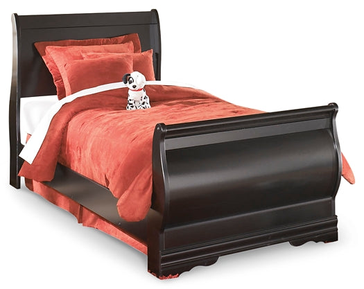 Huey Vineyard Full Sleigh Bed with Mirrored Dresser and Chest Signature Design by Ashley®