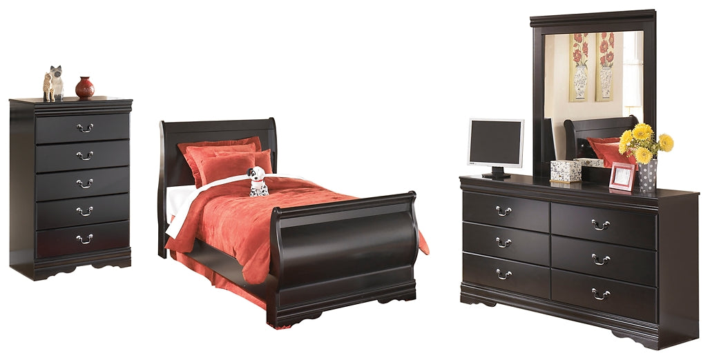 Huey Vineyard Full Sleigh Bed with Mirrored Dresser and Chest Signature Design by Ashley®