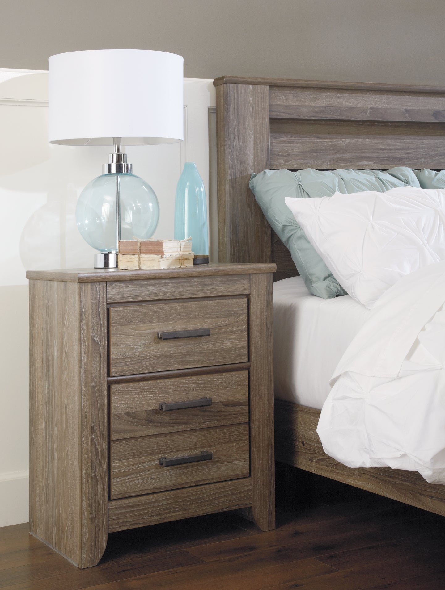 Zelen King Panel Bed with Mirrored Dresser and 2 Nightstands Signature Design by Ashley®