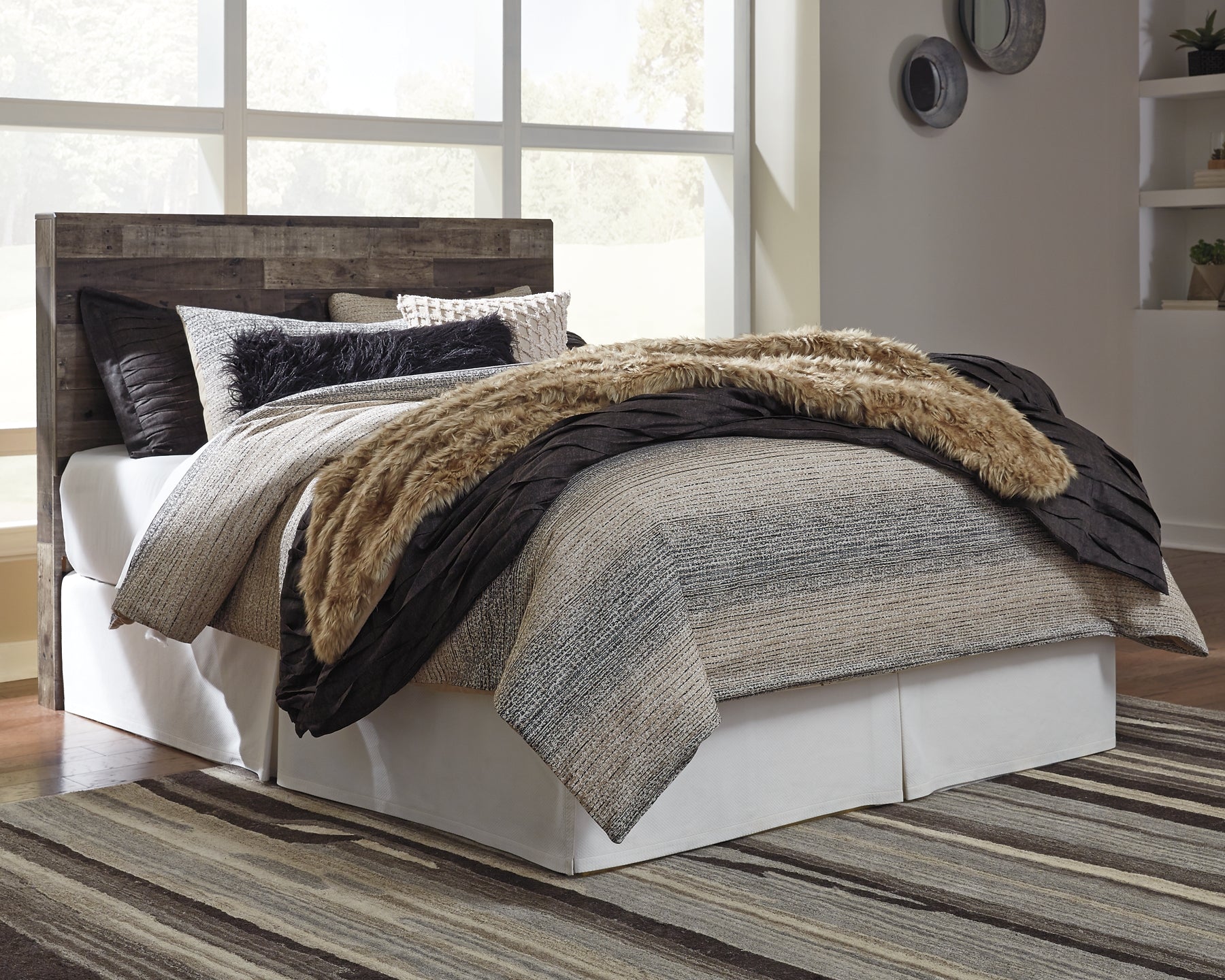 Derekson Queen/Full Panel Headboard with Mirrored Dresser, Chest and 2 Nightstands Benchcraft®