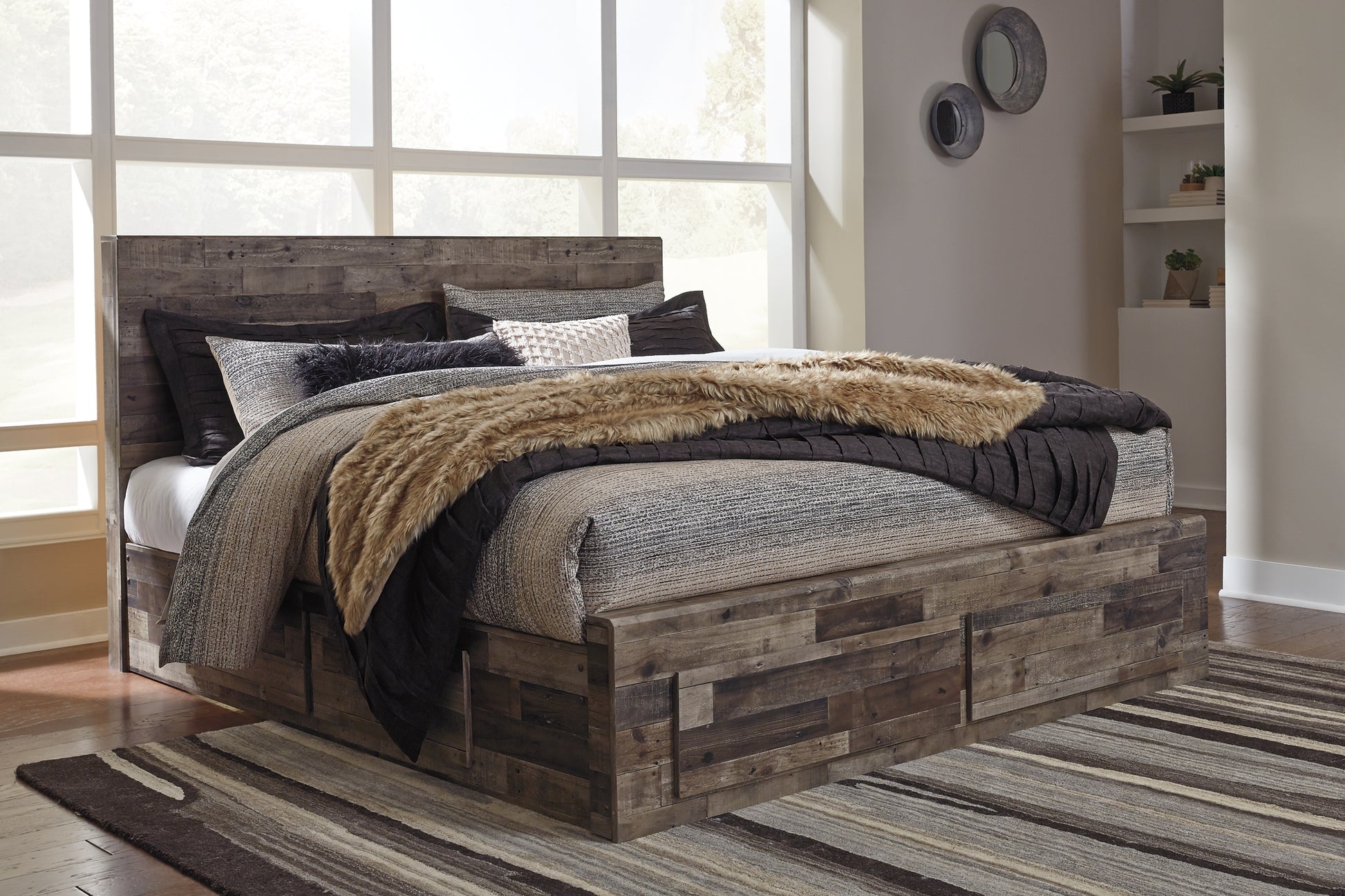 Derekson King Panel Bed with 4 Storage Drawers with Mirrored Dresser Benchcraft®