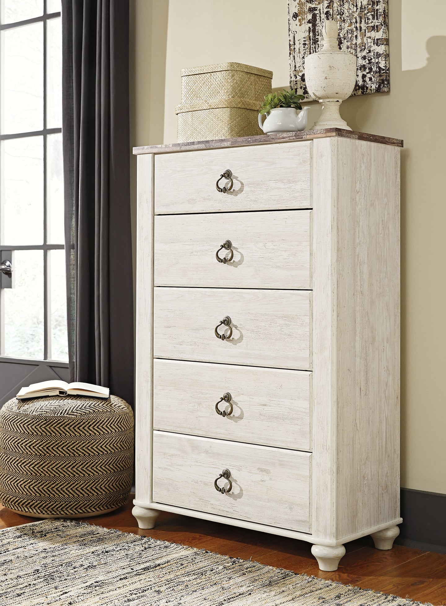 Willowton King Panel Bed with Mirrored Dresser and Chest Signature Design by Ashley®