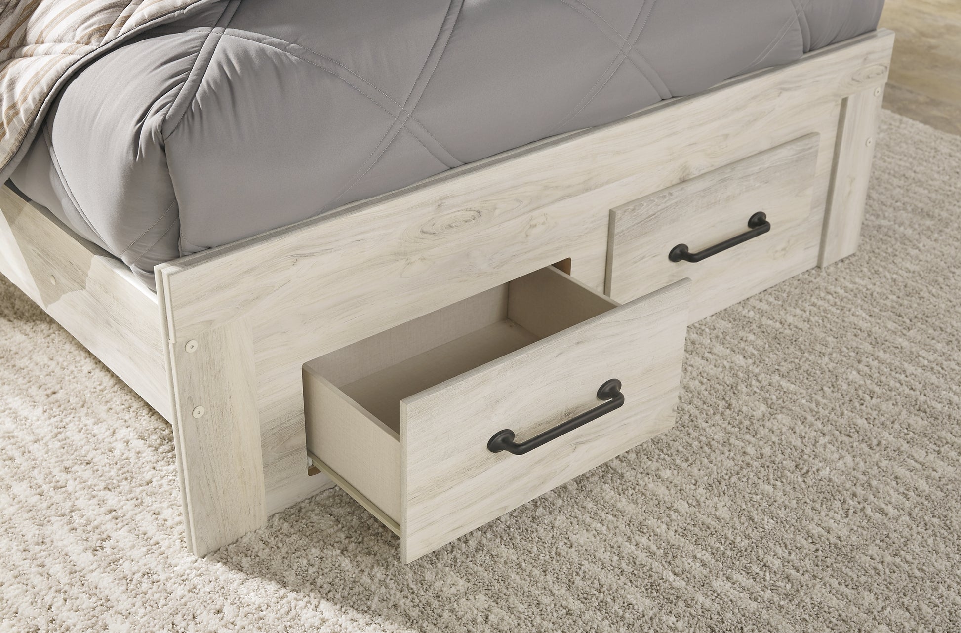 Cambeck Queen Panel Bed with 2 Storage Drawers with Mirrored Dresser and Chest Signature Design by Ashley®