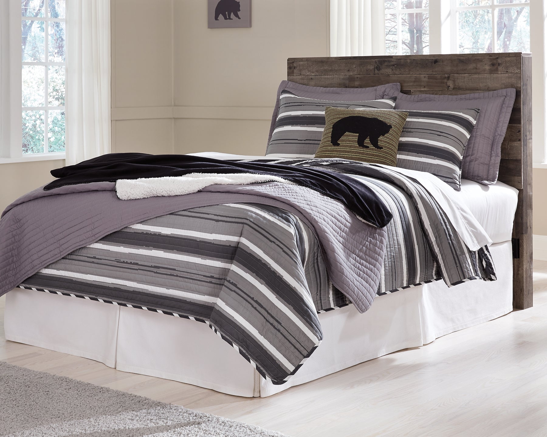Derekson Full Panel Headboard with Mirrored Dresser Benchcraft®