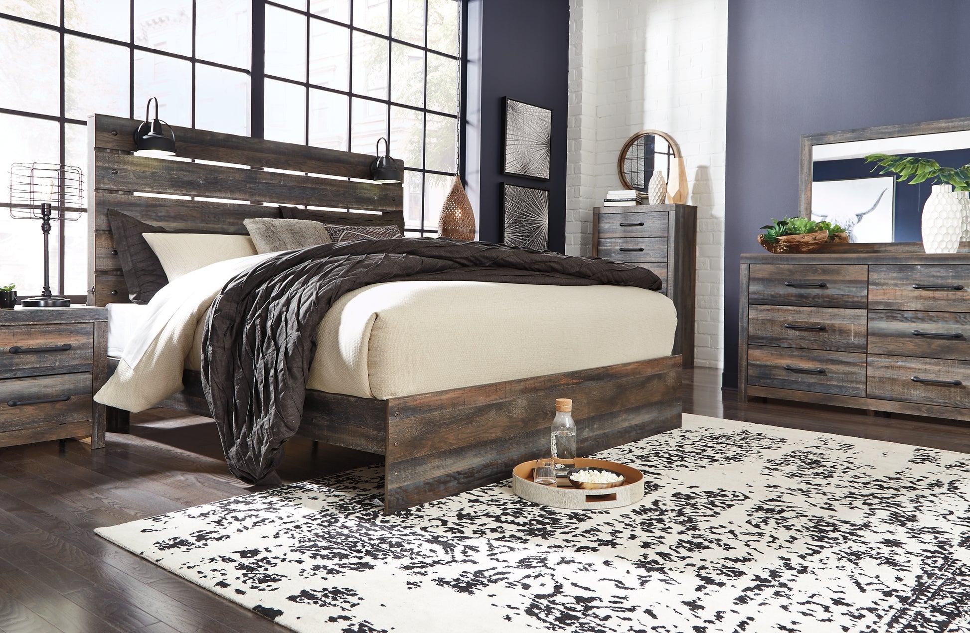 Drystan King Panel Bed with Mirrored Dresser, Chest and Nightstand Signature Design by Ashley®