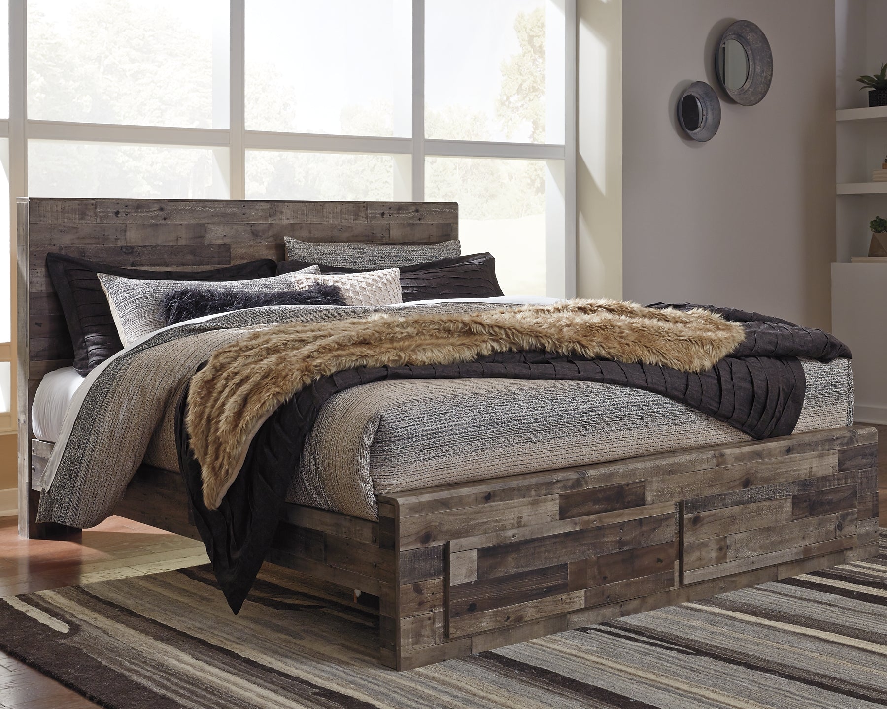 Derekson King Panel Bed with 2 Storage Drawers with Mirrored Dresser Benchcraft®