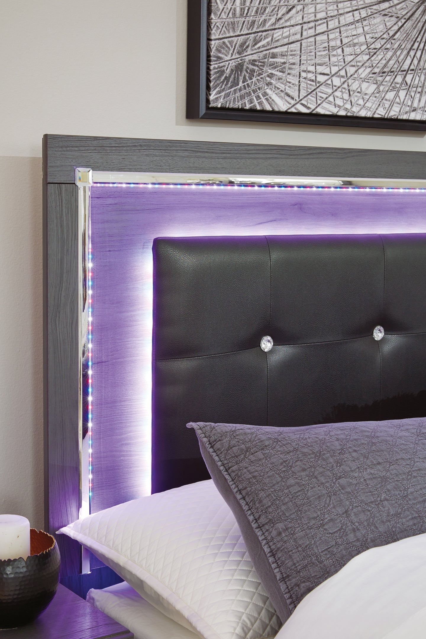 Lodanna Full Panel Bed with Mirrored Dresser and 2 Nightstands Signature Design by Ashley®