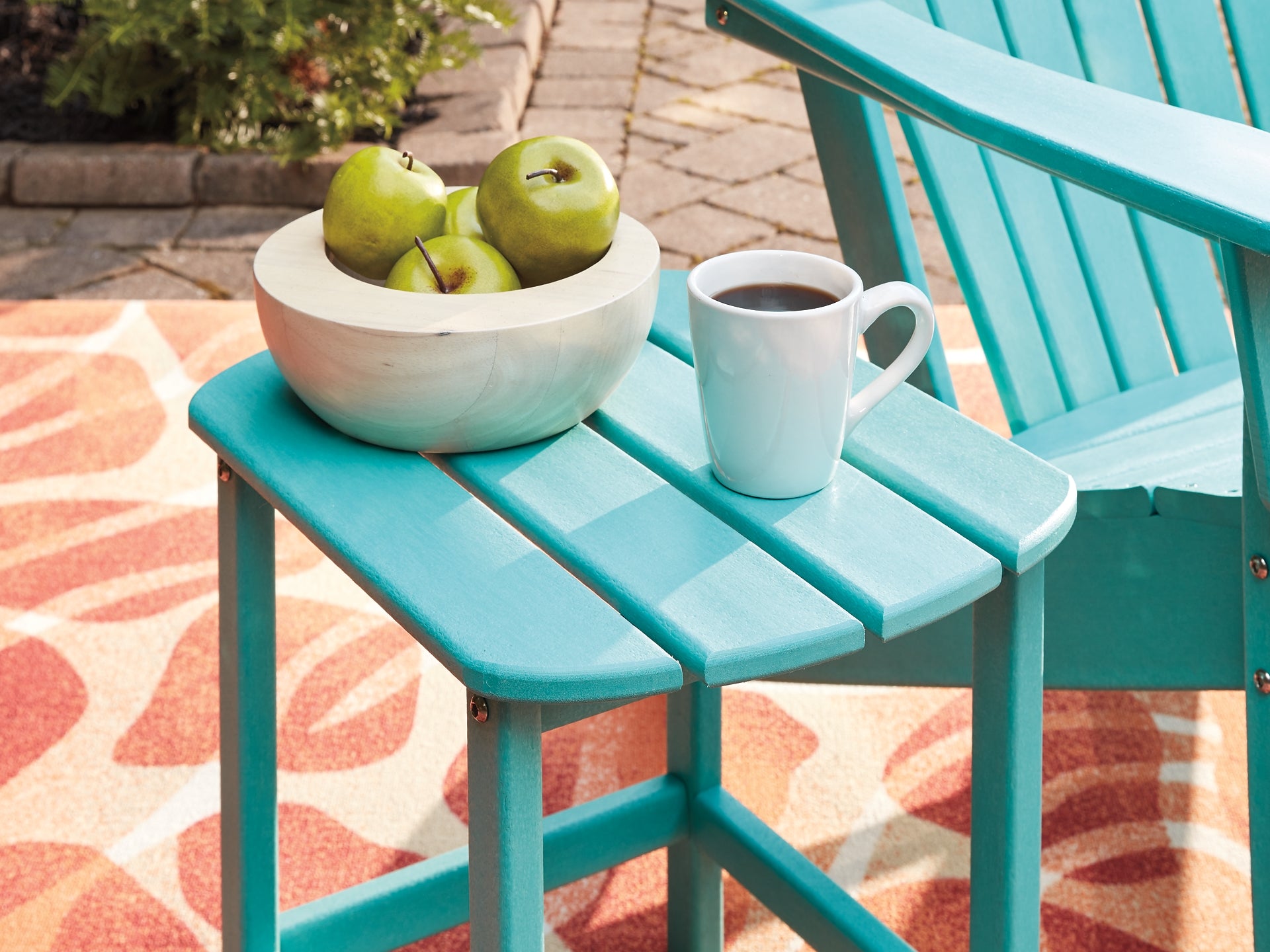Sundown Treasure 2 Outdoor Chairs with End Table Signature Design by Ashley®
