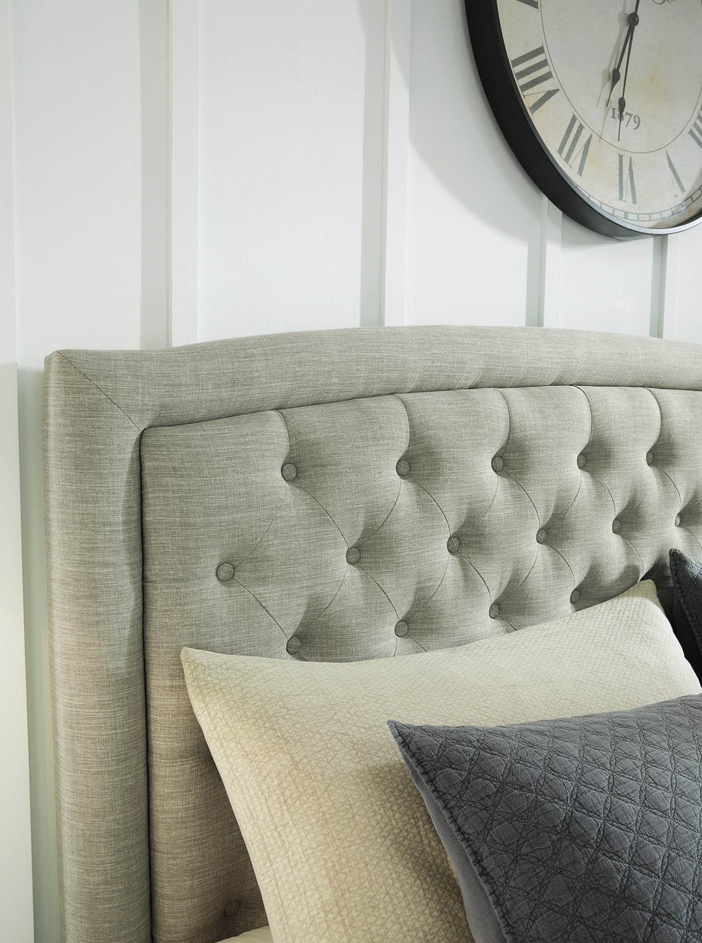 Jerary Queen Upholstered Bed with Mattress Sierra Sleep® by Ashley
