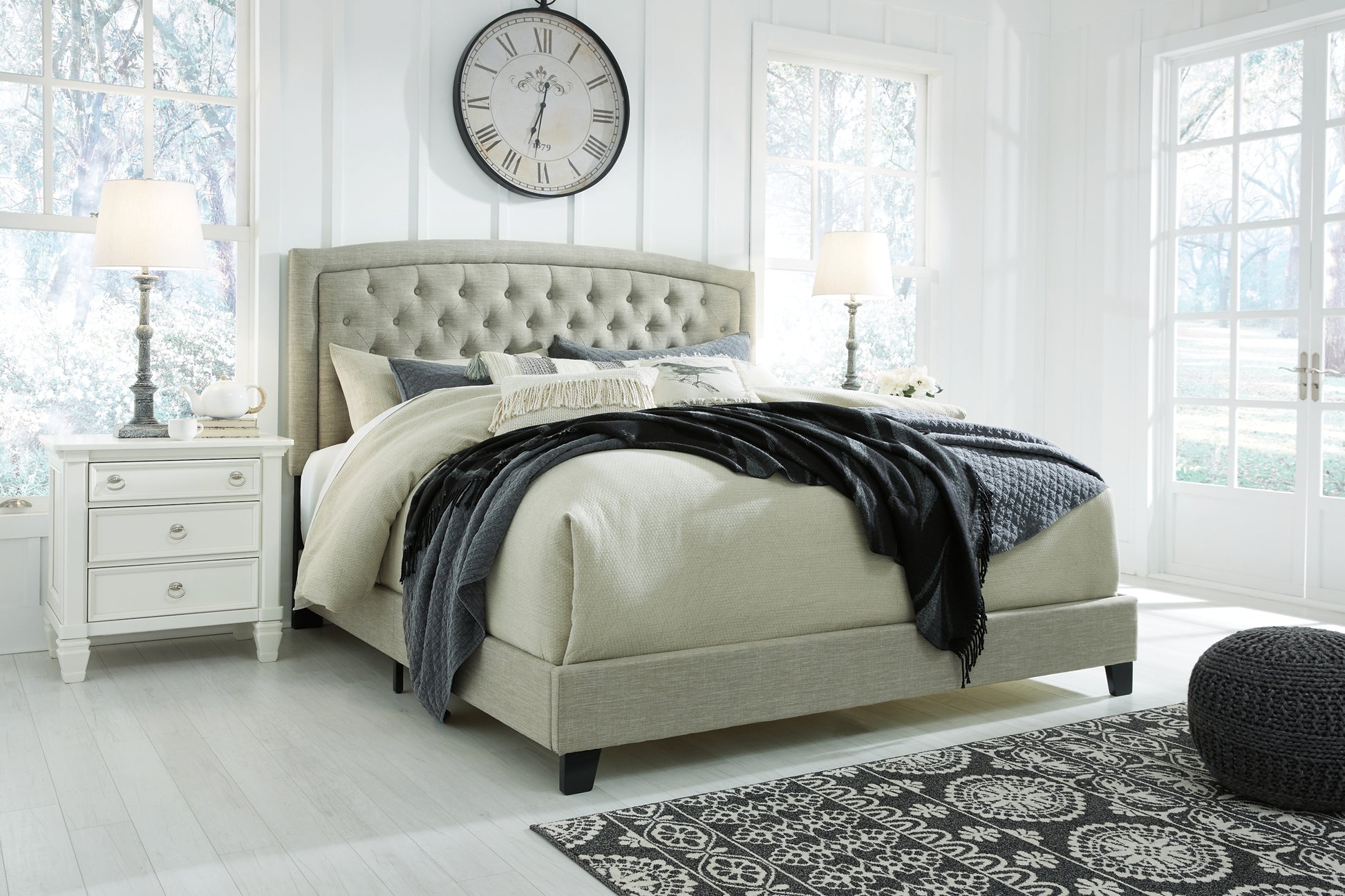 Jerary Queen Upholstered Bed with Mattress Sierra Sleep® by Ashley