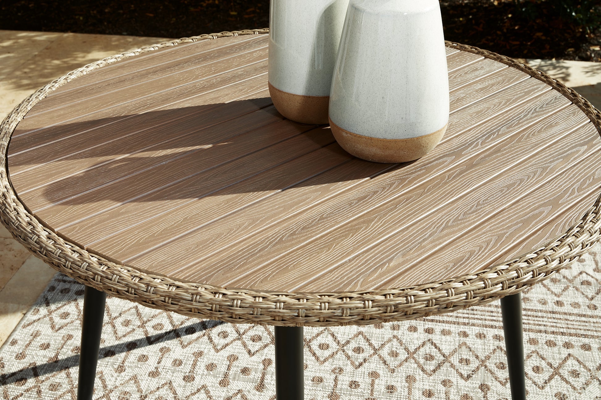 Amaris Outdoor Dining Table and 4 Chairs Signature Design by Ashley®