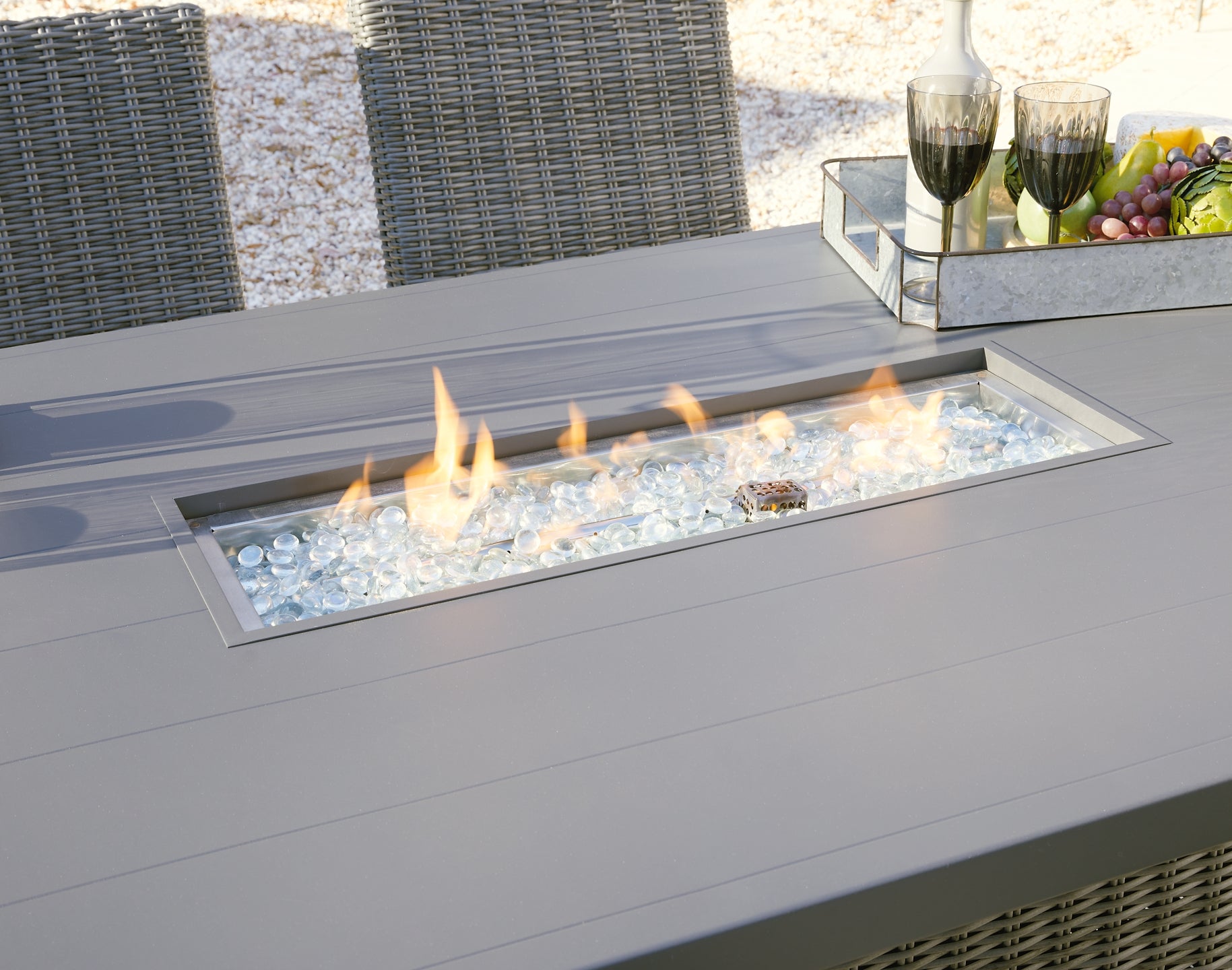 Palazzo Outdoor Bar Table and 4 Barstools Signature Design by Ashley®